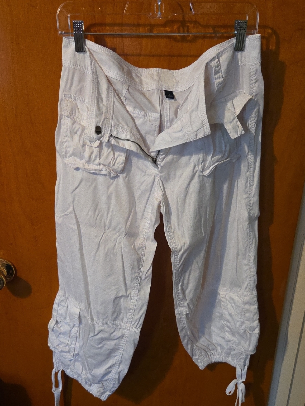 Tommy Hilfiger Women's White Cargo Capri Pants
